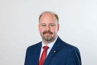 Čachry se spisem v kauze Ukrajinky. Soudce vytrhl obálku, ministr Tejc zasáhl