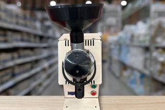 Pamatujete kávové mlýnky? Byly v každé sámošce, mletí bylo zadarmo a dalo na něm „vydělat“