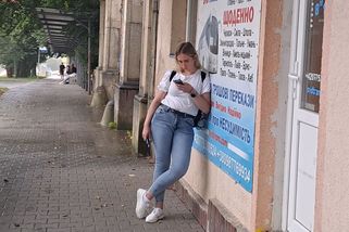 „V obchodech už ani neslyšíte češtinu,“ stěžují si místní. Třetinu Tachova tvoří cizinci - Novinky