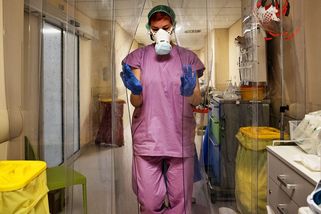 Šíření covidu-19 dál zrychluje, prudce stoupá počet lidí v nemocnicích - Seznam Zprávy