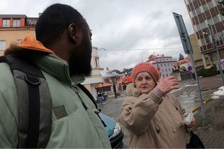 Poradí babička cizinci, kde se dobře najíst? | Česko pohledem cizince