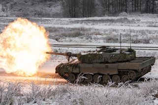 Naši tankisté s obrněnci Leopard 2A4 řádí na Doupově | CZdefence