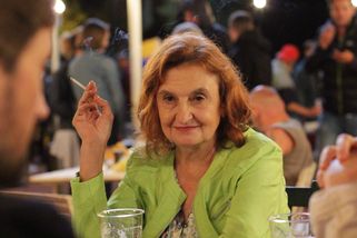 Eva Holubová po operaci mozku zhubla 23 kilo. Můj vztek se proměnil v opovržení, komentuje politické dění