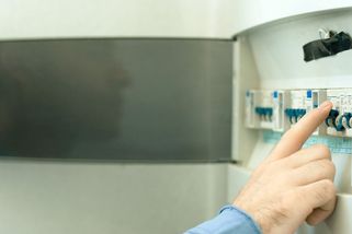 PŘEHLEDNĚ: Za plyn i elektřinu tisíce korun navíc - Novinky