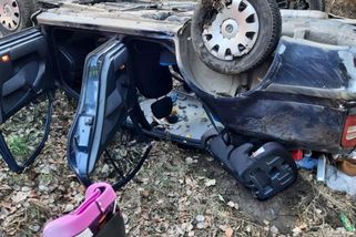 Auto u Jihlavy skončilo na střeše, pětičlennou posádku odvezly sanitky - Novinky