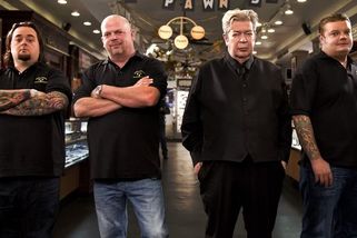 Nejdražší předměty z reality show Mistři zastavárny, které Harrisonovi vykoupili • Filmožrouti.cz