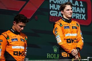 Dusno v McLarenu. Norris poslechl krutý příkaz, zabrzdil a nechal výhru Piastrimu