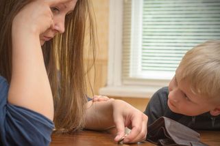 Firmy málo podporují rodiče. Třetina jim nedá ani bonusy, které si nadělali - Seznam Zprávy