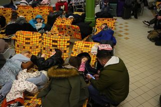 Polsko vyhlásilo bojovou pohotovost. Přijímá Ukrajince - Novinky