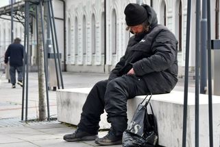 Města se chtějí zbavit bezdomovců. Vyhlášky je mají dostat z ulic - Seznam Zprávy