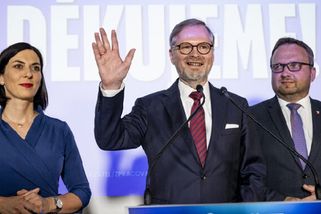 Premiér Fiala si pochvaluje ekonomickou situaci Česka. Zavolejte mu odbornou pomoc, gonguje známý šéfredaktor