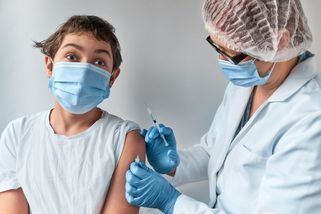 Lékařka odmítá očkovat proti koronaviru. Šíří fale...