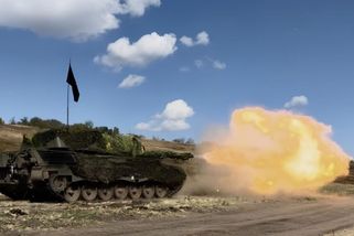 Nerovný souboj. Ukrajinský tank stál v cest...