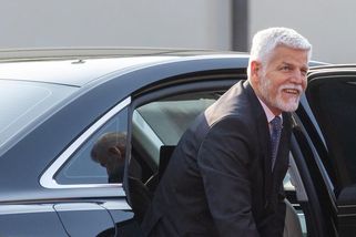 Prezidentův řidič pod vlivem alkoholu havaroval, dostal zákaz řízení a pokutu