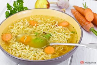 Toto je nejhorší čas na přidání soli do vývaru. Bude kvůli tomu přesolený a bez živin. | NejRecept.cz