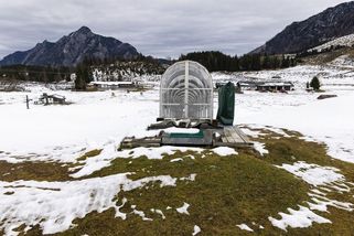 Z Alp překotně mizí sníh i led. Ale lyžovat se bude, dokud to lidé zaplatí - Seznam Zprávy