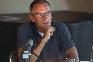 Historik Medveděv: Putin je jako rakovina. Nejde ř...