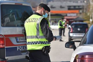 Přijít o auto můžete dřív, než řeknete Achtung. Policie ho vydraží, i když jste Čech