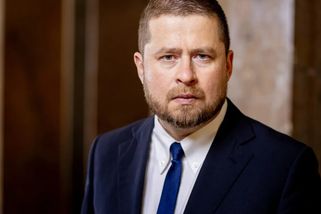 Guvernér Michl nesouhlasí s Pavlem: Euro není pro Česko žádnou spásou - Echo24.cz