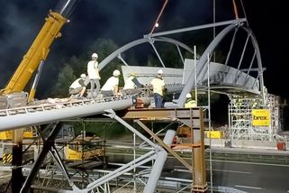 Dálnice D10 je po noční uzavírce otevřena. Policie řešila neposlušné řidiče - Novinky