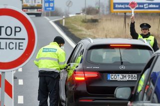 Lidé jedoucí z Česka do Bavorska pocítí přísnější hraniční kontroly, vzkázala německá policie - Novinky