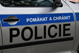 Proč napadl policista dívky před klubem? U soudu promluvili svědci