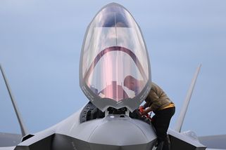 Personál F-35 bude muset hlásit dovolenou i po odchodu z armády - Novinky