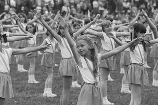 Byla pro vás spartakiáda hra, nebo povinnost? Pro ty nejmenší, kteří na ni cvičili, byl její náhlý konec velkým zklamáním...