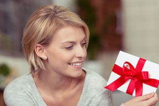 Dárky na poslední chvíli: Tyhle ještě stihnete koupit! - Proženy.cz