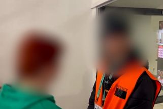 Čeští fanoušci na hokejovém šampionátu zuří: Zabavili nám vlajku a po zápase nepustili na toalety - Novinky