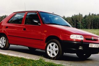 Před třiceti lety se narodila vůbec první novodobá Škoda Felicia. Je symbolem změn Škodovky pod křídly VW - Garáž.cz