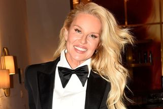 Simona Krainová se v Dubaji pustila do vaření s dávkou humoru! Jak dopadl její první kuchařský pokus? "Uvařila" mražený jogurt