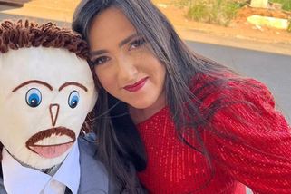 Žena, která si vzala hadrového panáka, čeká čtvrté dítě. Pohlaví odhalila při splachování záchodu a hadráka čeká vasektomie - Super.cz