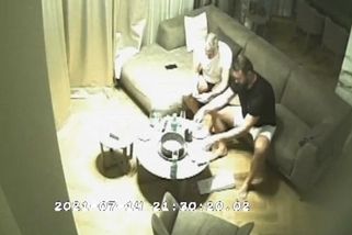 Tajné policejní záběry. Expolitik na nich rozdává a šňupe bílý prášek - Seznam Zprávy