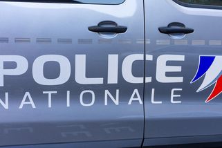 Pachatel ve Francii znásilnil 75letou ženu v jejím domě. Invalidní manžel nemohl zasáhnout - Novinky