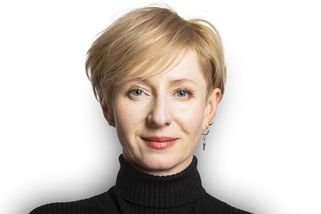 Trefa Adély Knapové: Smát se, když jiní umírají | Komentáře