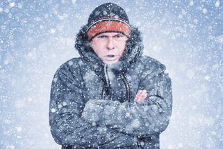 Teploty v Česku prudce klesnou, upozorňuje ČHMÚ. Sněžit bude skoro všude