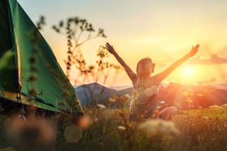 Dovolená pod stanem podle znamení: Zálesáci vs. princezny - Proženy.cz