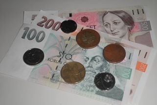 Za každý rok ve funkci v KSČ snížení důchodu o 300 Kč. Druhá vlna krácení dopadne na další tisíce lidí