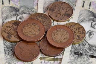 Žena na internetu prodávala kočárek, přišla o více než 700 tisíc korun