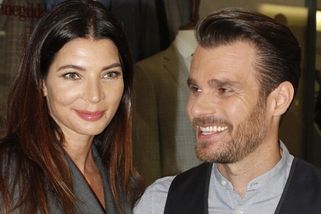 Monika Marešová si užívá módní show v Miláně, malá Alex je doma s tatínkem. Leoš Mareš ukázal rozkošné záběry s dcerou, která roste jako z vody