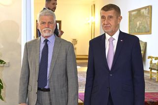 "Přestal klamat tělem." V ostřelování prezidenta se Babiš přidal na stranu Macinky