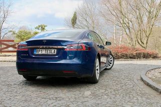 Elektromobily nejsou bezúdržbové. Zvlášť u těch luxusních hrozí drahé opravy, varuje automobilové sdružení - Garáž.cz