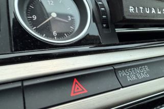 Zákaz blinkrů na českých silnicích: Řidiči se musí odnaučit, co celý život dělali automaticky