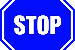 Modrá značka se slovem „STOP“ mate i zkušené řidiče. Co znamená a kde ji najdete? - EnergoZrouti.cz