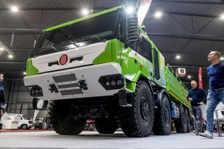Nová hybridní nákladní Tatra ujede na elektřinu až 70 km - Novinky