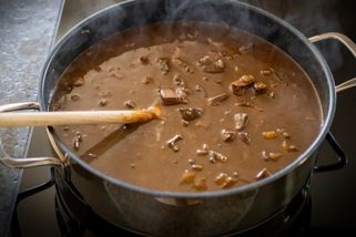 Omáčku už nikdy nezahustíte moukou. Takto ji zahustíte rychleji a bez hrudek