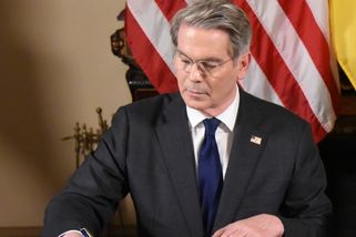 Růst ekonomiky USA je umělý. Stojí za ním vydání 33 bilionů dolarů nového dluhu - Médium.cz