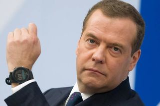 Medveděv se vysmál „Micronovi“ a pohrozil Evropě Orešnikem - Echo24.cz