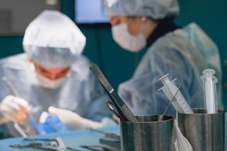 Zmražení platů státních zaměstnanců je chyba, za kterou draze zaplatíme - Médium.cz